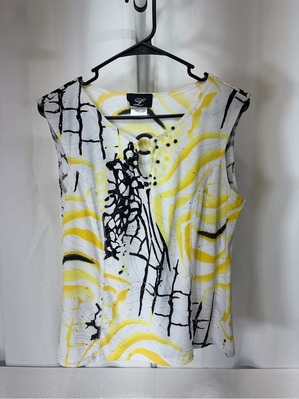 Sleeveless Abstract Print Blouse with Ring Accent - Yellow, Black & White 3648